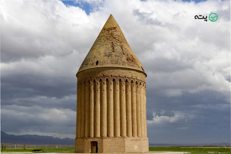 برج رادکان از جاهای دیدنی مشهد