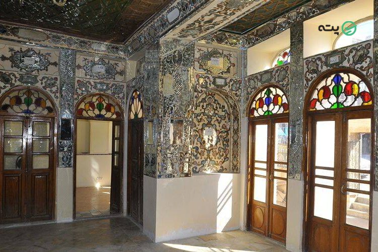 اتاق آیینه از جاهای دیدنی شهرکرد