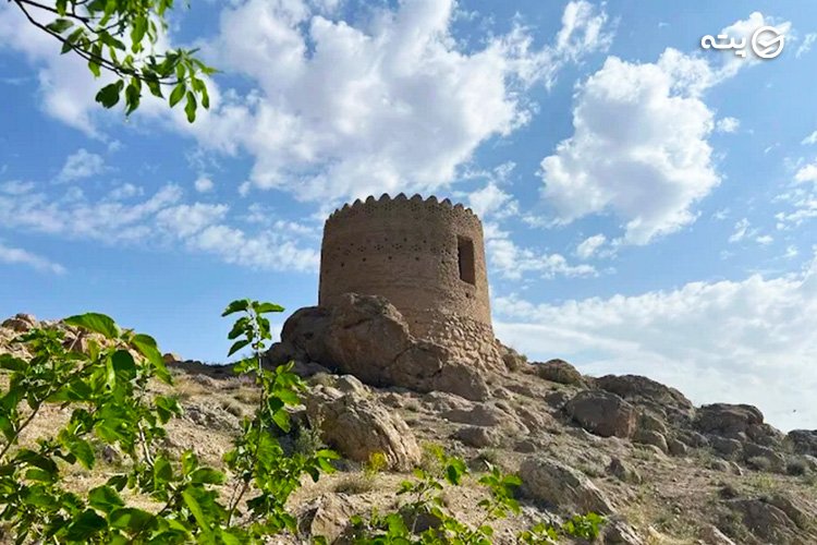 برج تاریخی از جاهای دیدنی نیاسر