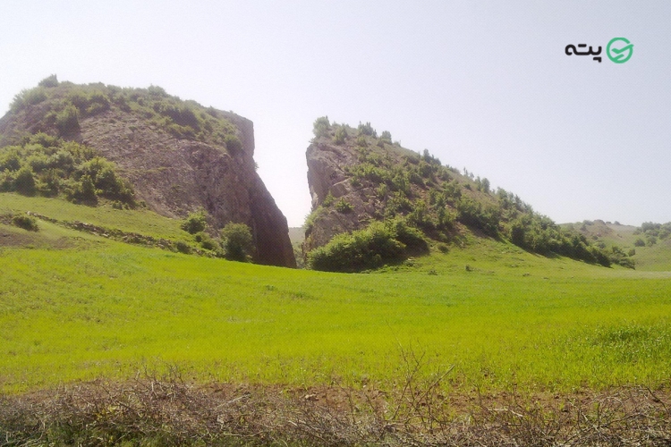 بشکافته سنگ از جاهای دیدنی شمال