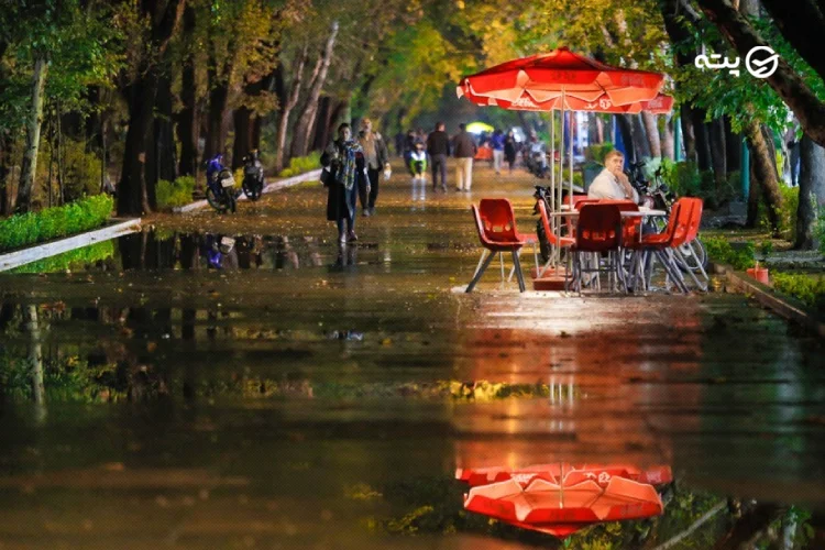 چهارباغ عباسی از جاهای دیدنی اصفهان در شب پته
