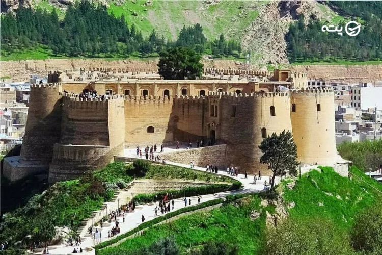 معماری قلعه فلک الافلاک