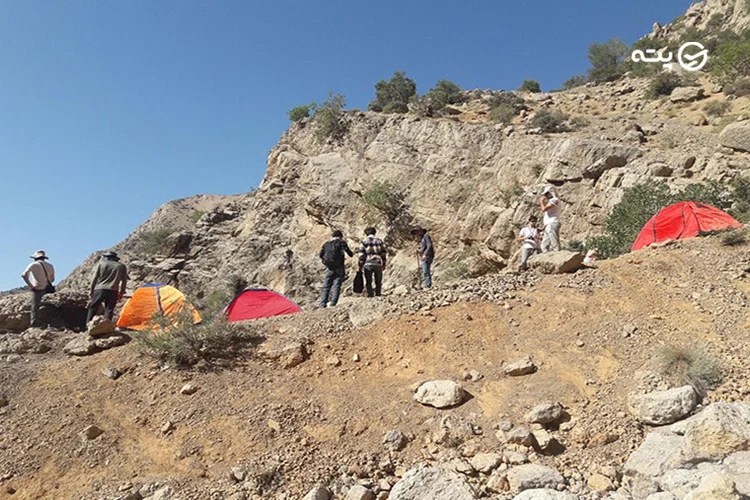 اقامت در نزدیکی آبشار تنگ زندان