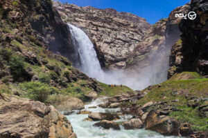آبشار تنگ زندان | آبی گوارا در دل کوهساران چهارمحال بختیاری