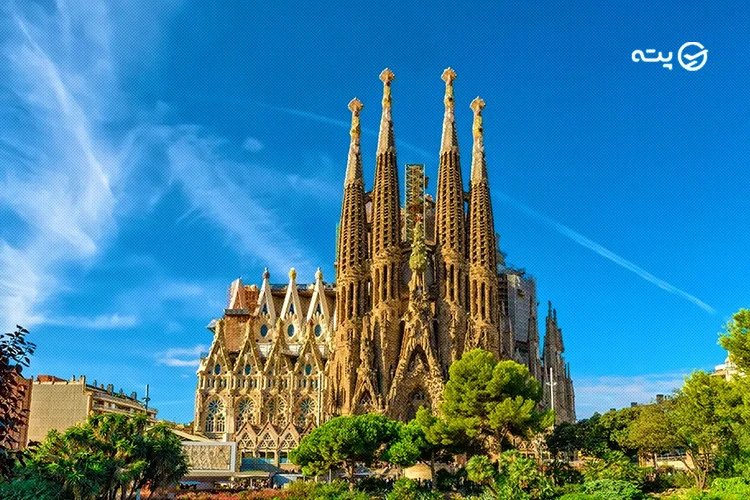 کلیسای ساگرادا فامیلیا (Basílica de la Sagrada Família)