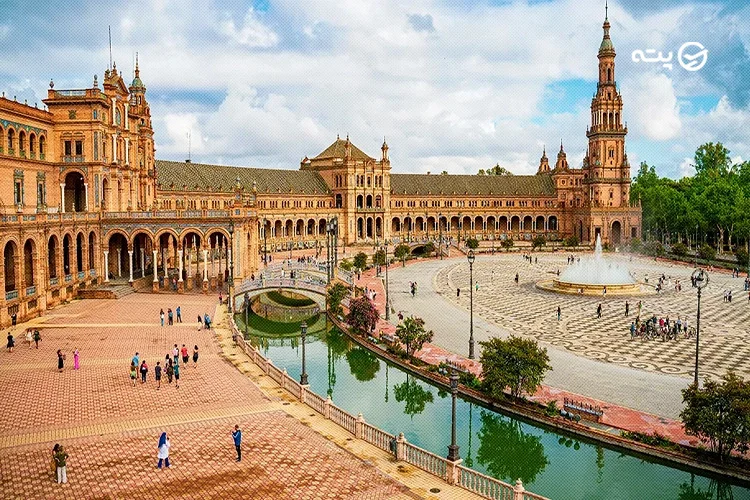 میدان اسپانیا (Plaza de España)