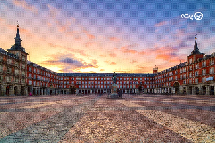 میدان پلازا مایور (Plaza Mayor)