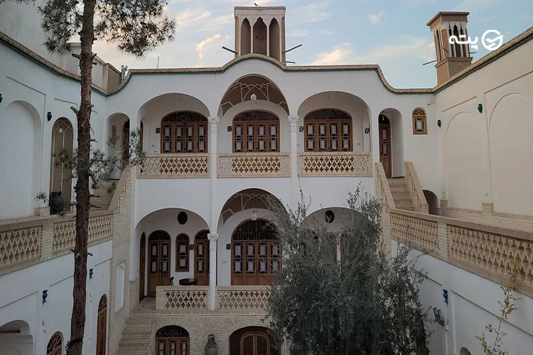 اقامتگاه سنتی اطلسی