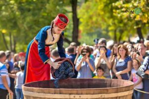 جشنواره های ارمنستان | از فستیوال شراب تا جشن رنگ در نزدیکی ایران