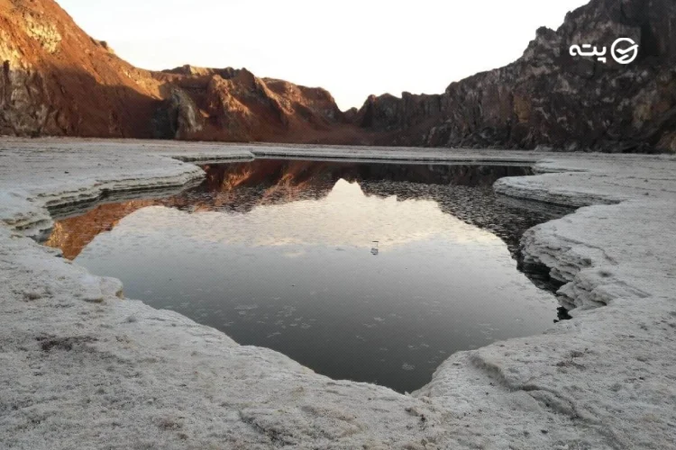 گنبد نمکی قم
