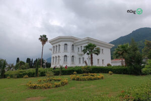 کاخ مرمر رامسر | نگینی درخشان در دل جنگل‌ های سبز شمال