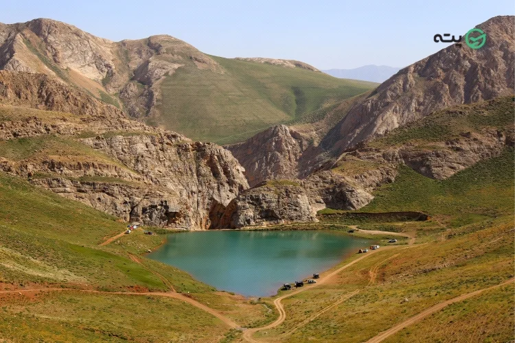 روستا و دریاچه لزور