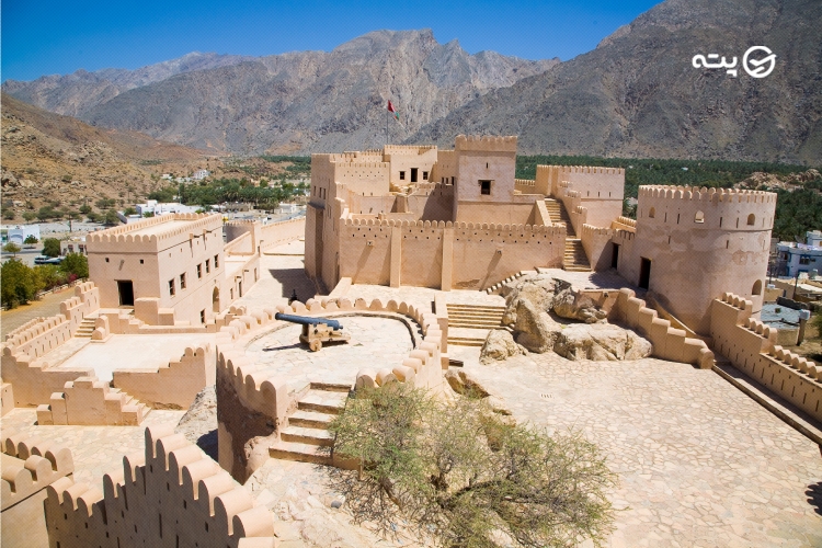 دژ نخل از جاهای دیدنی مسقط