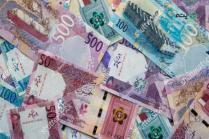 واحد پول قطر چیست؟ اسکناس‌ها، کارت‌ها و نکات تبدیل ارز