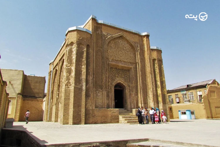 گنبد علویان