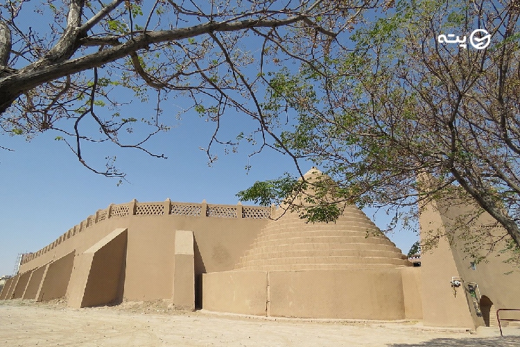 یخدان مویدی 