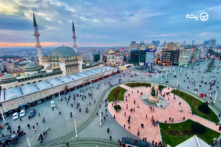 خیابان استقلال و میدان تکسیم