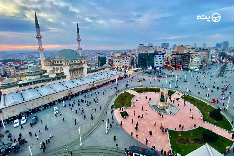 خیابان استقلال و میدان تکسیم