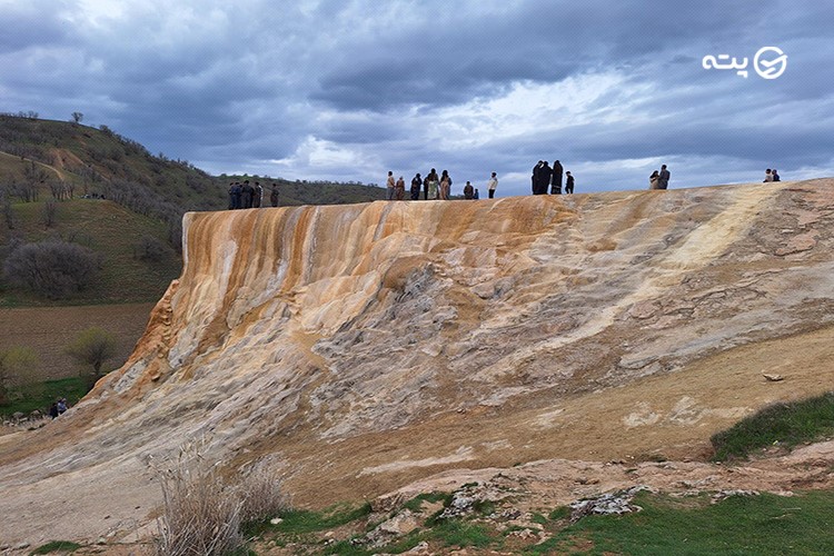 چشمه کانی گراوان