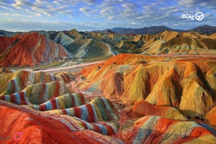 دره رنگین کمان از جاهای دیدنی هرمز