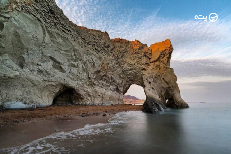 غارهای دریایی از جاهای دیدنی هرمز